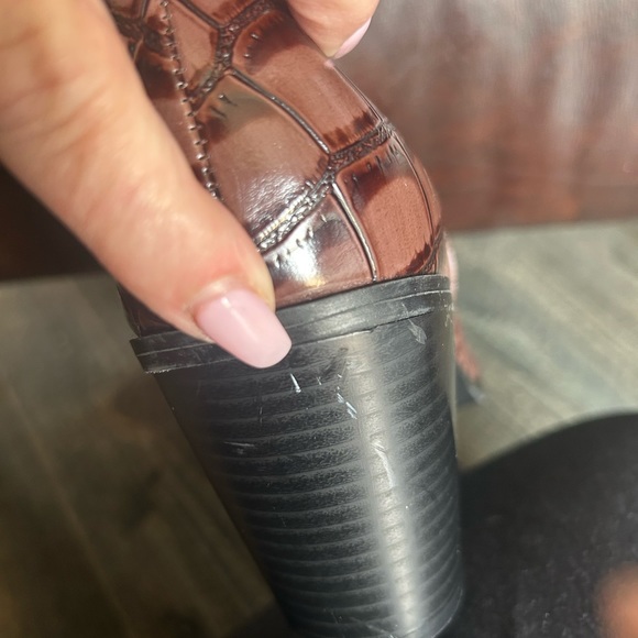 Boots - Picture 6 of 8